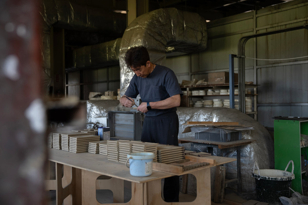 Echizen Gaki – Kawara Tile Dish Plate